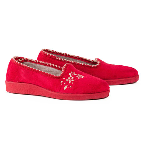 Les 2 paires de Chaussons brodés (3)