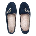 Les 2 paires de Chaussons brodés (6)