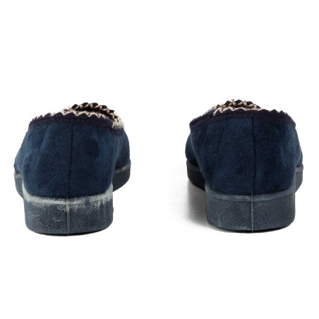 Les 2 paires de Chaussons brodés (8)