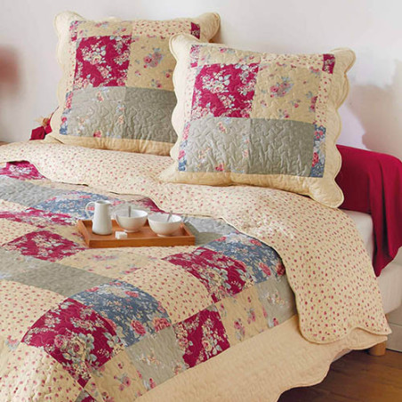 COUVRE-LIT PATCHWORK + 2 TAIES D'OREILLER OFFERTES